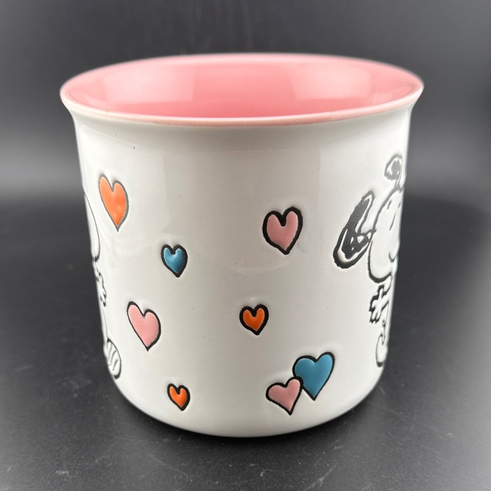 Peanuts Snoopy in Love w/ Hearts White /Pink Ceramic 21ozBig Mug - Picture 2 of 5